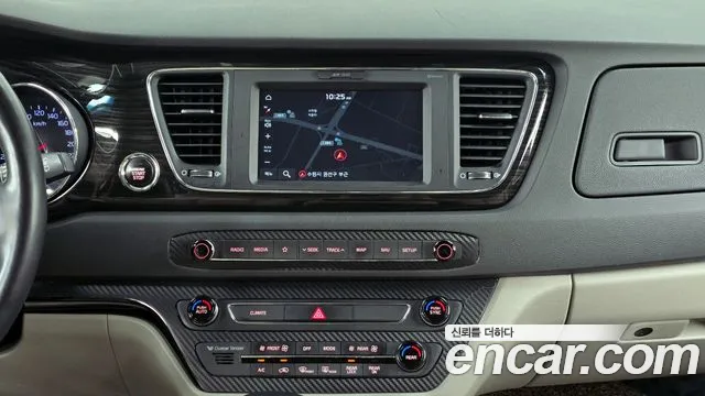 Kia Carnival 2019 thumb 12