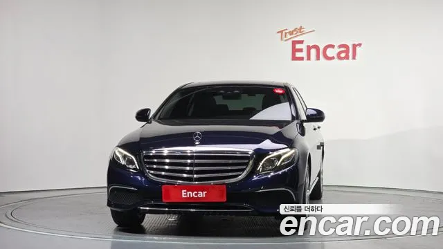 Mercedes-Benz E-Class 2017 thumb 11