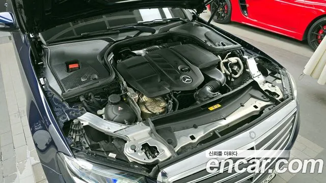 Mercedes-Benz E-Class 2017 thumb 6