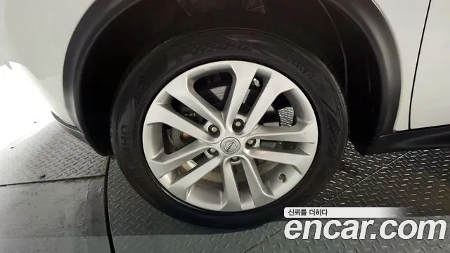 Nissan Juke 2015 thumb 6