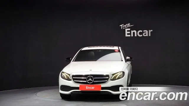 Mercedes-Benz E-Class 2020 thumb 3