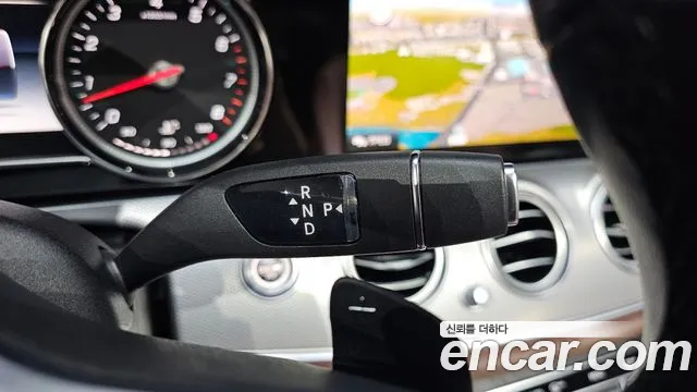 Mercedes-Benz E-Class 2020 thumb 11