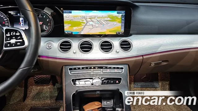 Mercedes-Benz E-Class 2020 thumb 8