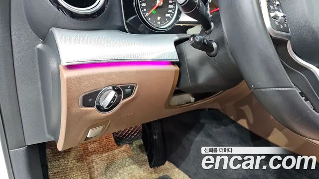 Mercedes-Benz E-Class 2020 thumb 2