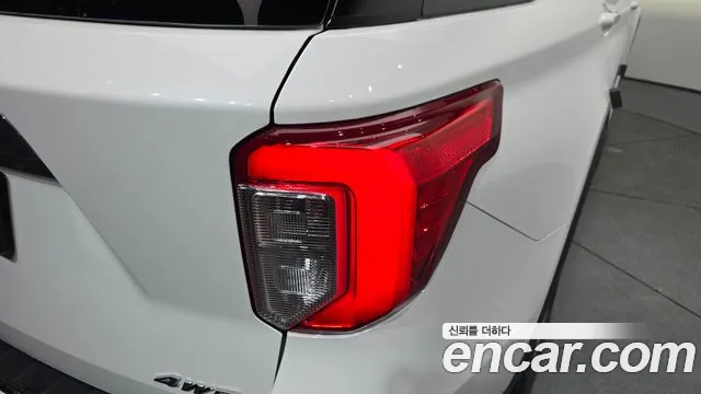 Ford Explorer 2021 thumb 11