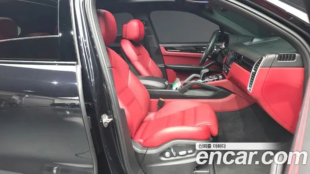 Porsche Cayenne 2020 thumb 12