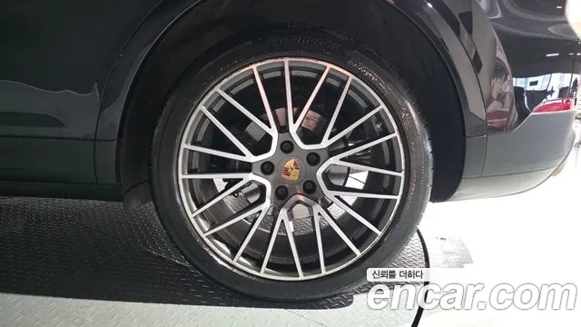 Porsche Cayenne 2020 thumb 6