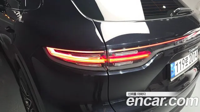 Porsche Cayenne 2020 thumb 3