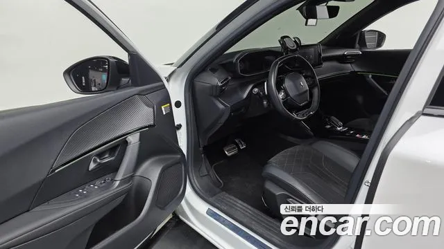 Peugeot 2008 2021 thumb 8