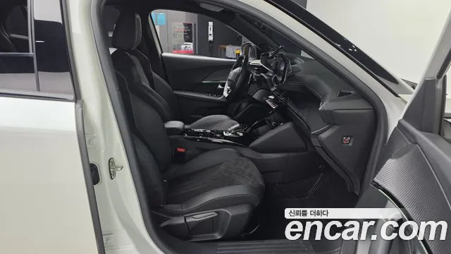 Peugeot 2008 2021 thumb 9