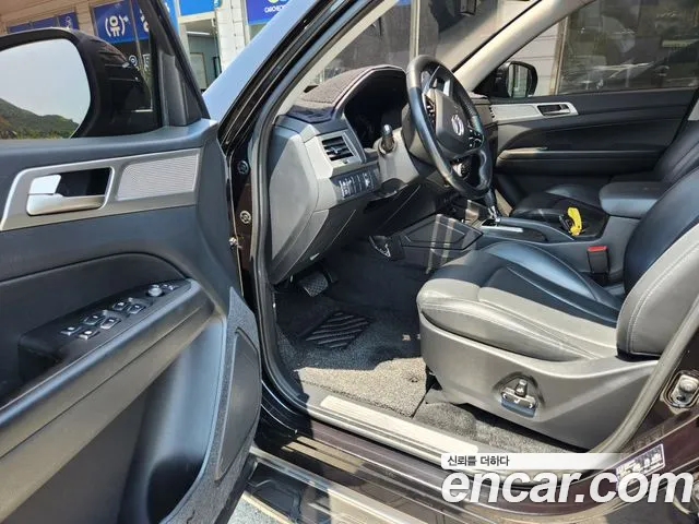 KGM Rexton 2018 thumb 10