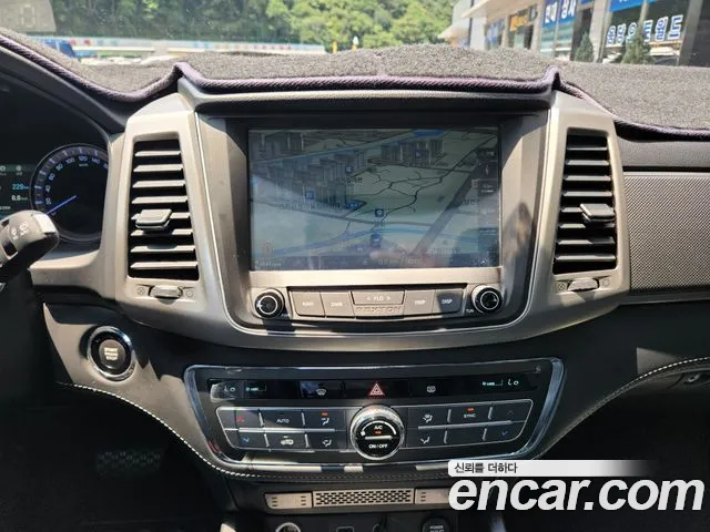 KGM Rexton 2018 thumb 11