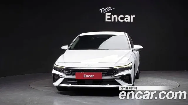 Hyundai Elantra 2024 thumb 8
