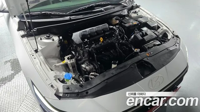 Hyundai Elantra 2024 thumb 6