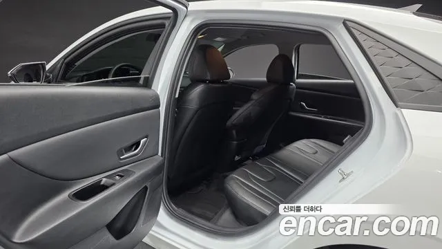 Hyundai Elantra 2024 thumb 10