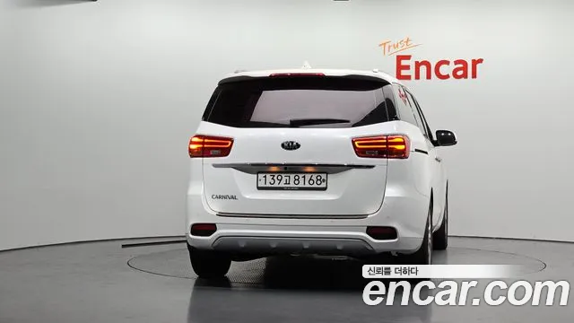 Kia Carnival 2019 thumb 12