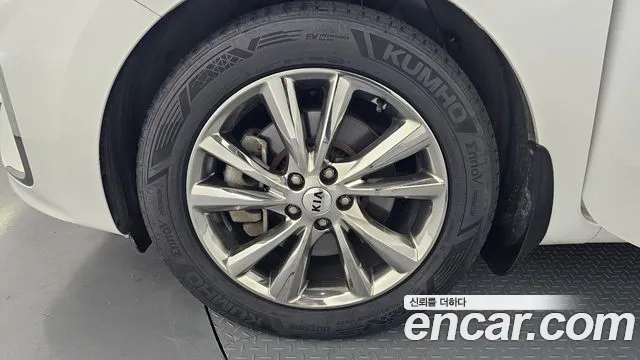 Kia Carnival 2019 thumb 5