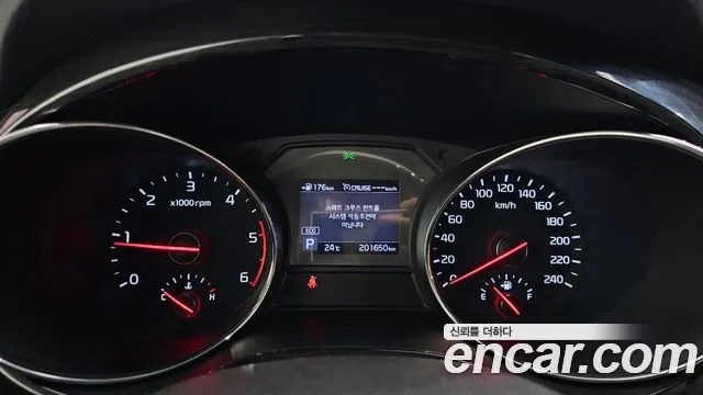 Kia Carnival 2019 thumb 11