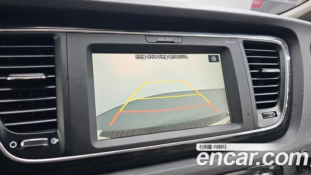 Kia Carnival 2019 thumb 2