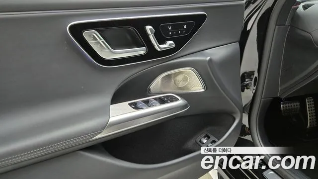 Mercedes-Benz E-Class 2025 thumb 5