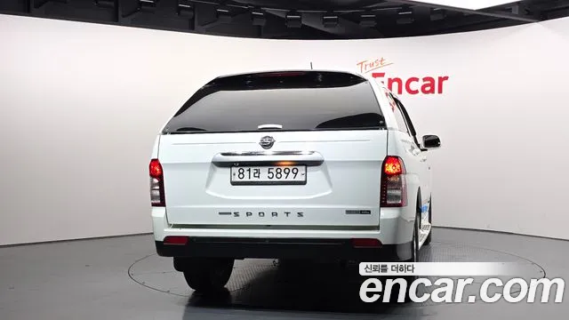 KGM Korando 2015 thumb 12
