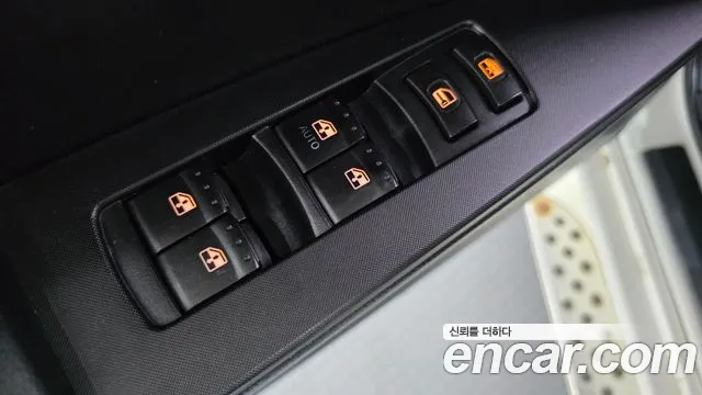 KGM Korando 2015 thumb 4