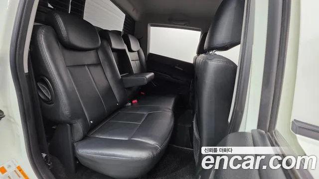 KGM Korando 2015 thumb 7