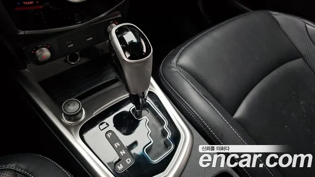 KGM Tivoli 2015 thumb 5