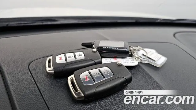 KGM Tivoli 2015 thumb 10