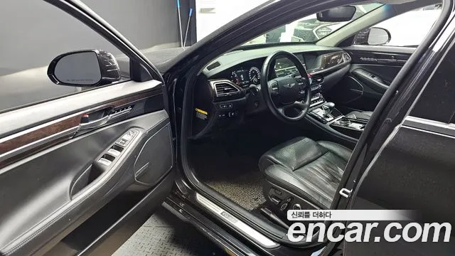 Genesis G90 2017 thumb 9