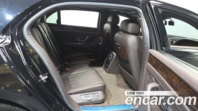 Bentley Flying Spur 2015 thumb 3