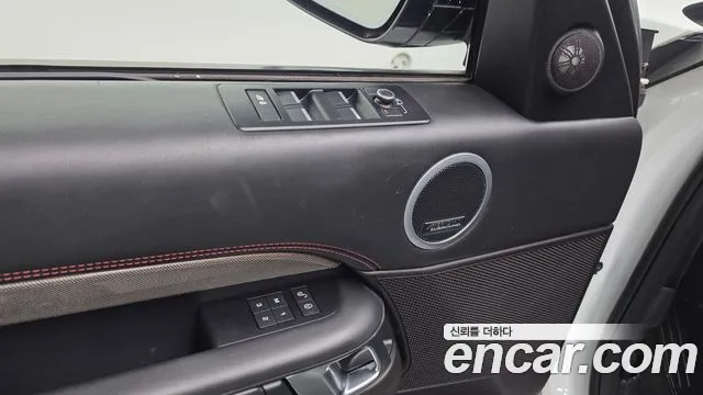 Land Rover Discovery 2017 thumb 7