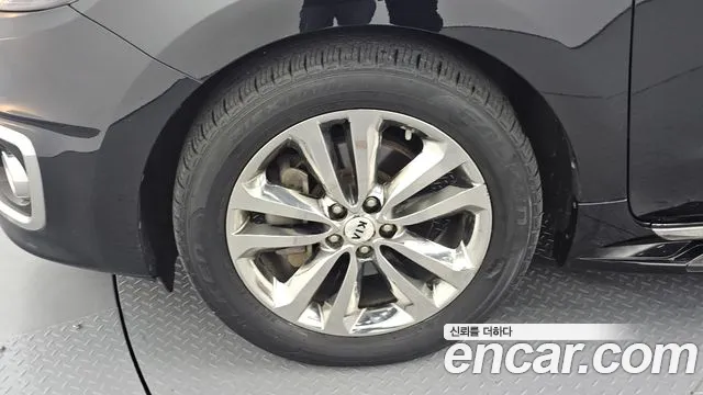 Kia Carnival 2016 thumb 2