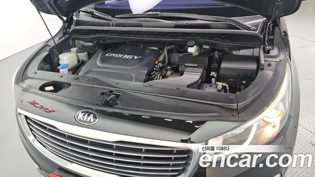 Kia Carnival 2016 thumb 8