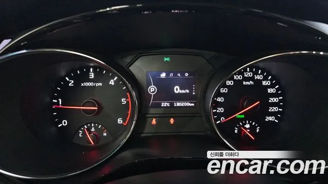 Kia Carnival 2016 thumb 10