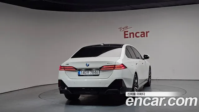 BMW 5 серии 2025 thumb 7