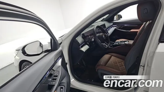 BMW 5 серии 2025 thumb 8