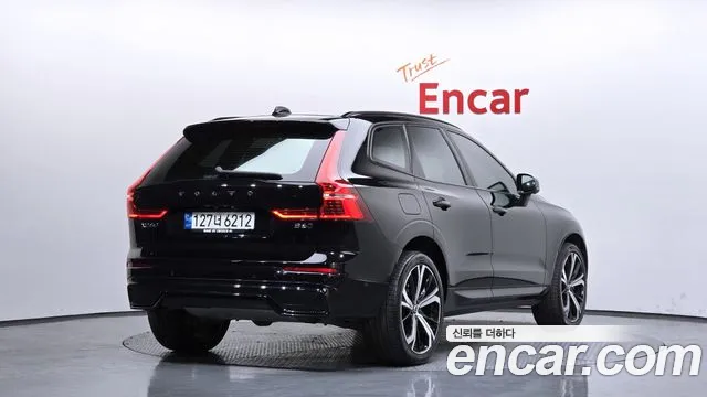 Volvo XC60 2022 thumb 3