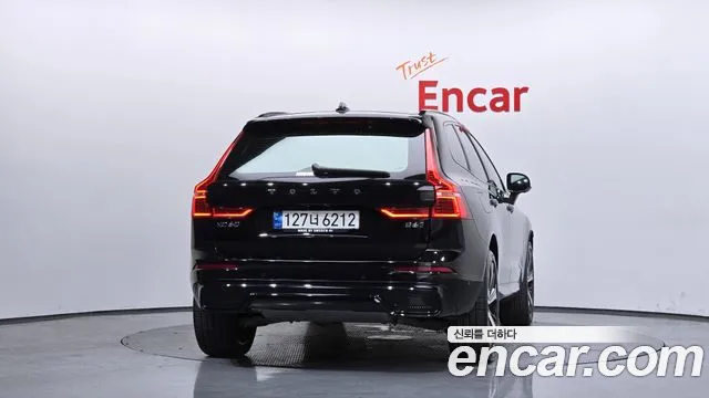 Volvo XC60 2022 thumb 5