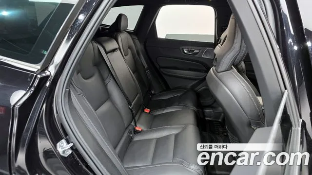 Volvo XC60 2022 thumb 11