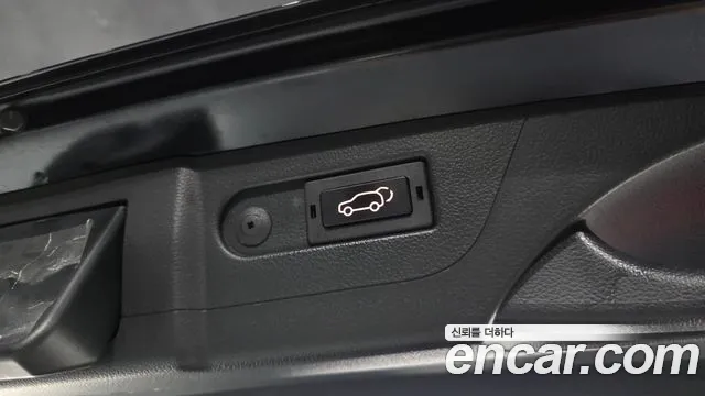 KGM Rexton 2018 thumb 11