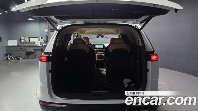 Kia Carnival 2023 thumb 7
