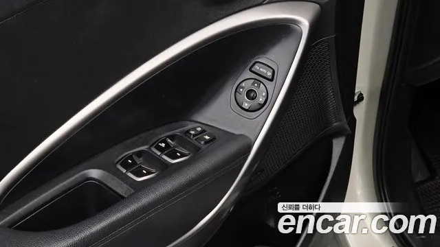 Hyundai DM 2013 thumb 11