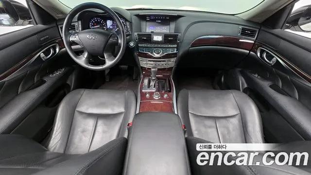 Infiniti Q70 2019 thumb 4