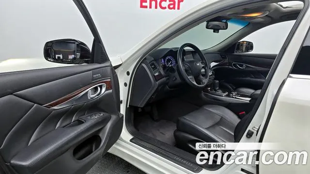 Infiniti Q70 2019 thumb 7