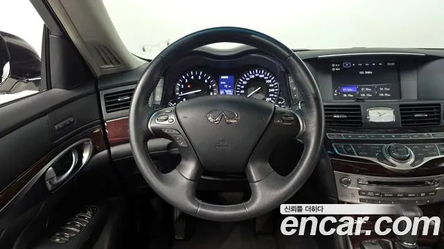 Infiniti Q70 2019 thumb 3