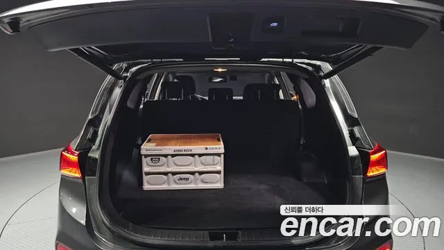 Hyundai Santa Fe 2019 thumb 8