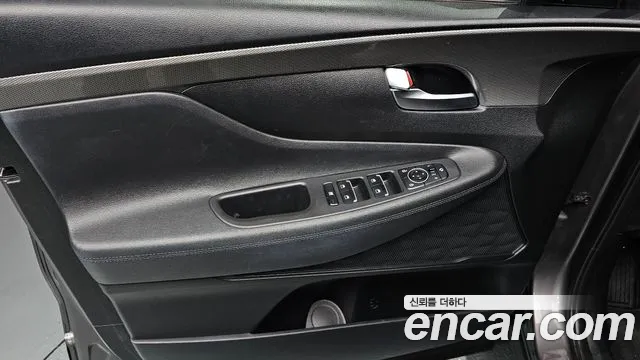 Hyundai Santa Fe 2019 thumb 3