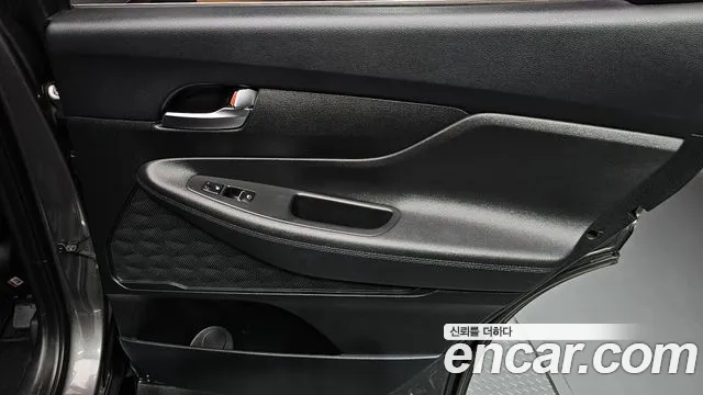 Hyundai Santa Fe 2019 thumb 4