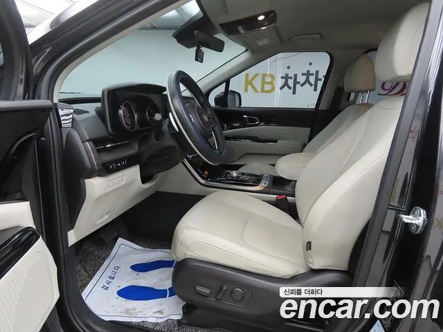 Kia Carnival 2021 thumb 6